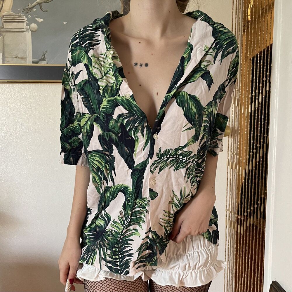 H&M Palm Print Short Sleeve Button Down Size XL Tropical Vacation Quirky